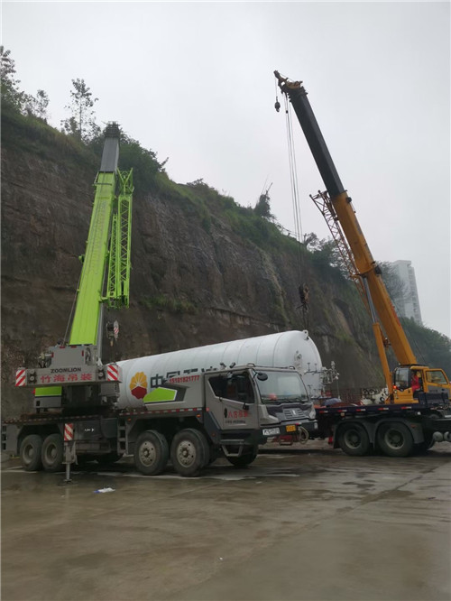 忻州市“不怕风雨冻”—— 吊车的 “恶劣环境适应” 技术